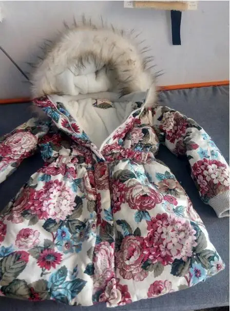 Г. Розничная, модное зимнее пальто с цветочным принтом для девочек теплая куртка на хлопковой подкладке с меховым воротником и поясом детская верхняя одежда