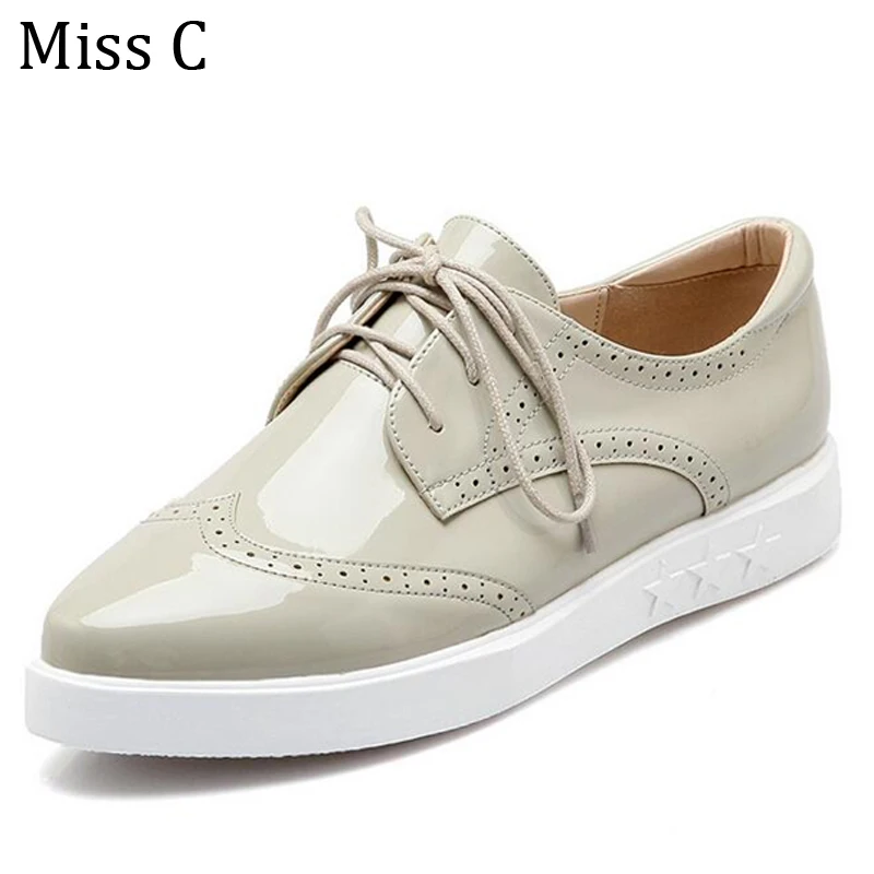 2016 Spring Patent Leather Women Shoes Vintage Cut Out Carved Oxfords Pointed Toe Lace Up Flats