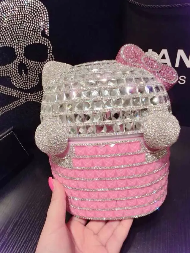 

KT Luxury diamond-encrusted tissue box