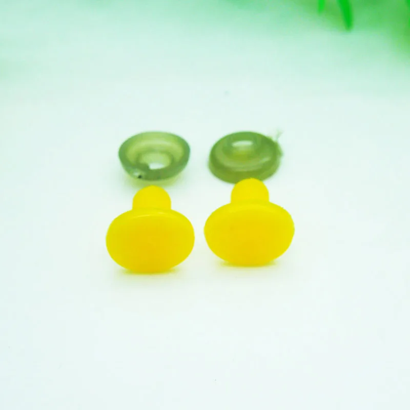 

100 PCS 8*11mm Yellow Hello Kitty Nose / Mouth Ellipse Safety Eyes for Amigurumi or crochet doll Animal Puppet Making
