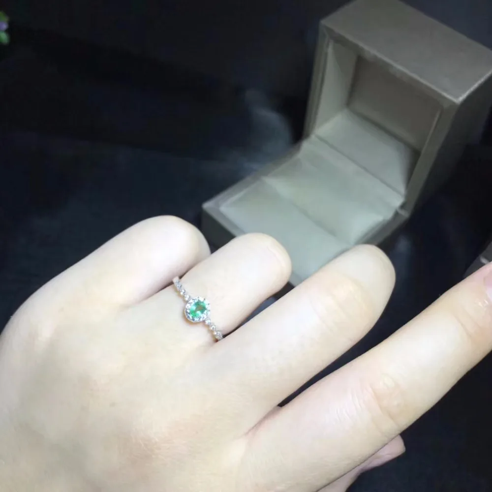 Natural emerald ring, shop promotion specials, natural gemstone from the mining area, 925 silver Natural emerald ring, shop promotion specials, natural gemstone from the mining area, 925 silver