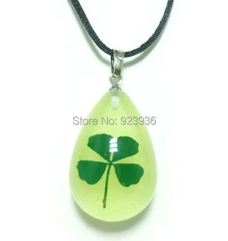 

FREE SHIPPING St. Patrick's Day Real Shamrock 8 PCS Four Leaf Lucky Clover Pendant Glow Drop In The Drak Present High Quality