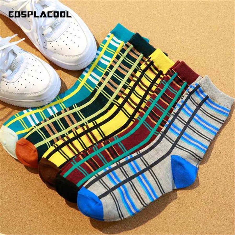 

[COSPLACOOL] Large size The trend of men socks Stripe of men socks Male long socks Comfortable and breathable