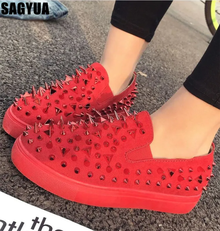 

New big size women shoes Spring autumn metal rivet Breathable ladies casual shoes Comfort slip on Female Platform shoes A821