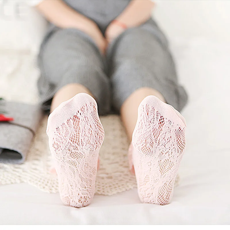 [WPLOIKJD]Transparent Female Elasticity Casual Lady Hollow Out Socks Princess Lace Silk Cute Socks Women Sweet Heap Heap Sokken