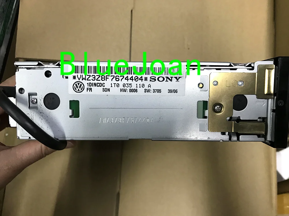 VW 6 DSIC CD CHANGER....