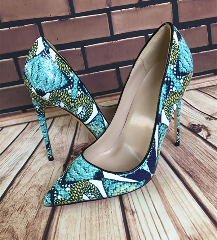 2019 European and American green snakeskin patchwork color 12cm superfine iron heel pointed fashion nightclub high heel large si