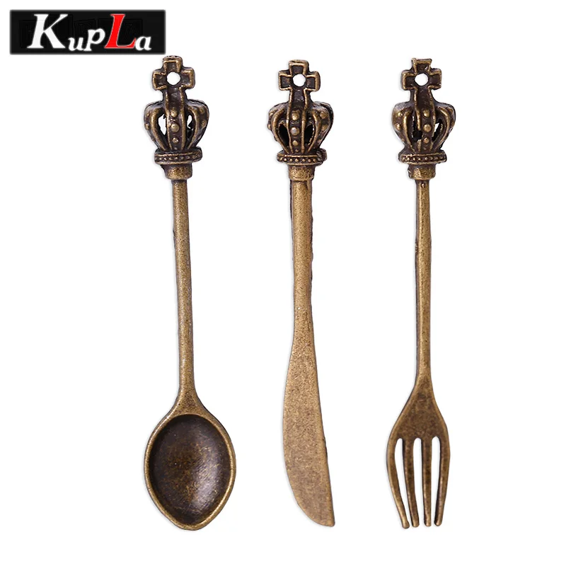 

Kupla Vintage Crown Crown Knife Fork Spoon Charms DIY Fashion Metal Tableware Charms for Jewelry Making 12pcs/lot C5512