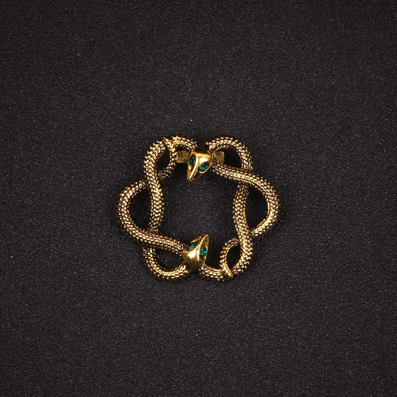 

Cute Animal Snakes Vintage Collar Pins Brooches Female Jewelry Retro Antique Gold Color Costume Brooches Accessories for Women