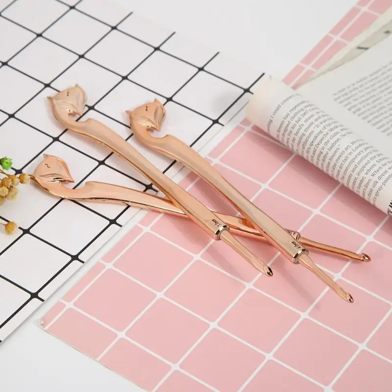 

8pcs/set Gold Fox Pattern Crochet Hook Weave DIY Craft Knitting Needles Kit Environmental Protection Sewing Needles New