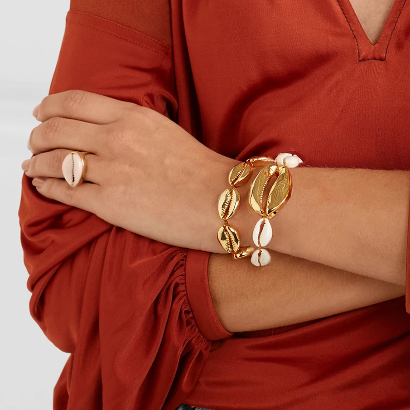 

Trendy Hot Cowrie Big Sea Shell Jewelry Bracelets for Women Delicate Gold Color Shell Easy Match Handmade Bracelet for Women