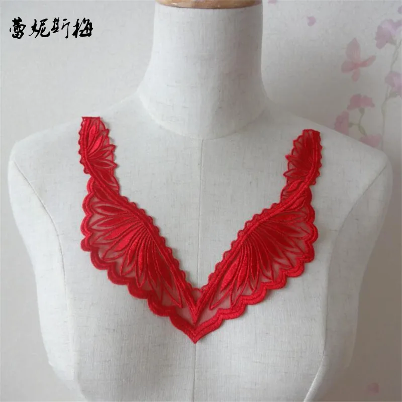 

2Pc 2Colors Polyester Fabric Venise Lace Beautiful Flower Applique Lace Collar Applique 20.5X20.5cm DIY Craft YL0105