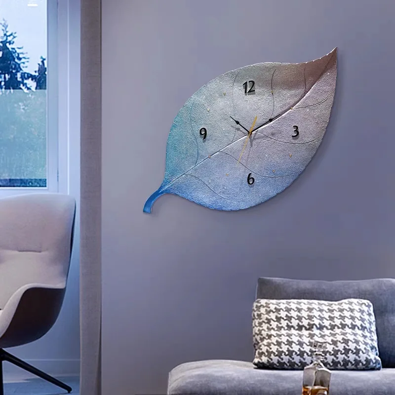 

Large Wall Clock on The Wall Beautiful Leaves Home 3D Personality Clock Modern Design Living Room Decoration Quartz Clock