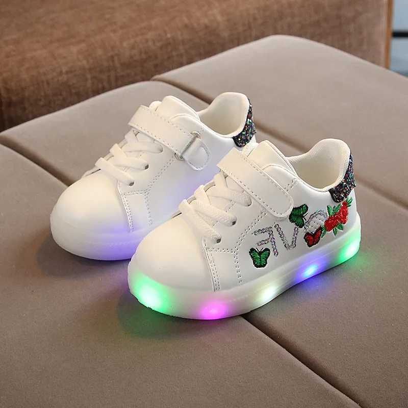 

Kids LED Shoes 2019 New Toddler Children Luminous Sneakers Boys LED Flashing girls princess Casual Shoes with lights EUR 21-30