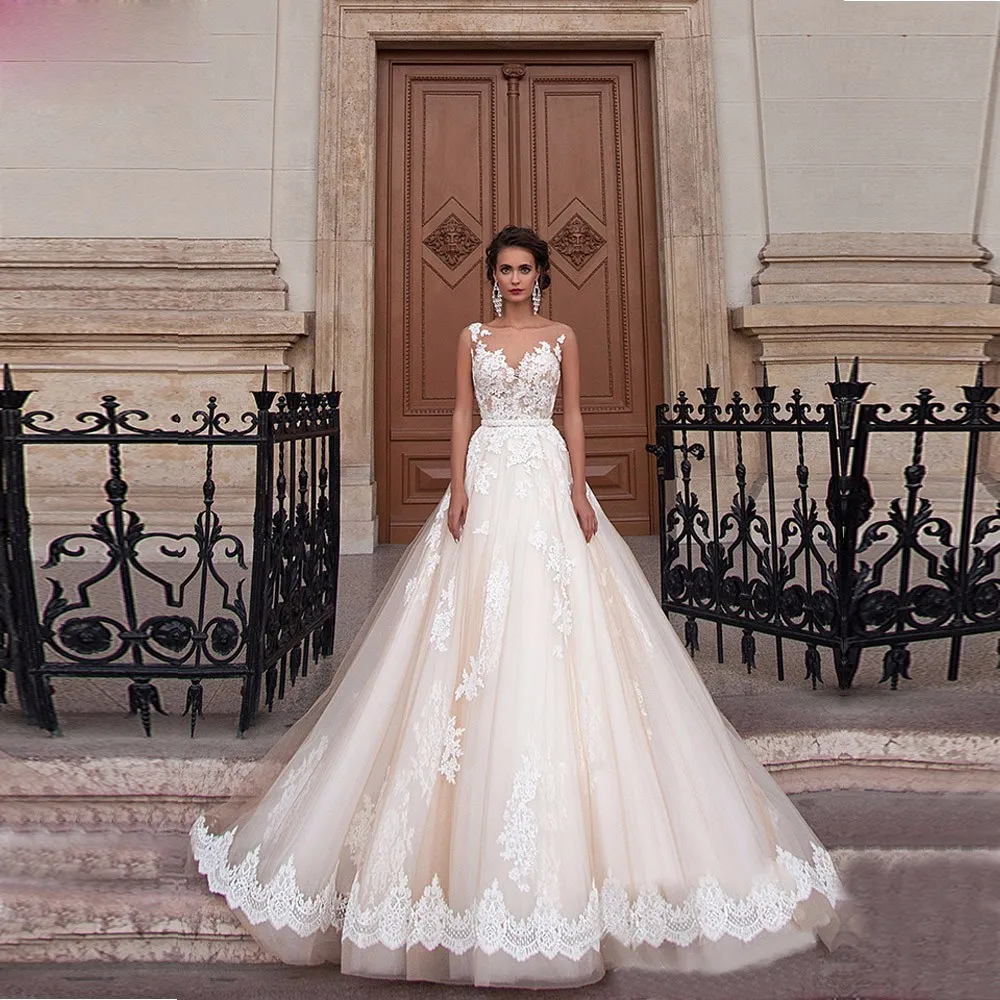 

New Arrival Vintage Wedding Dress 2017 Scoop Cap Sleeve Chapel Train Applications Tulle Bride Gowns With Tulle Brautkleid