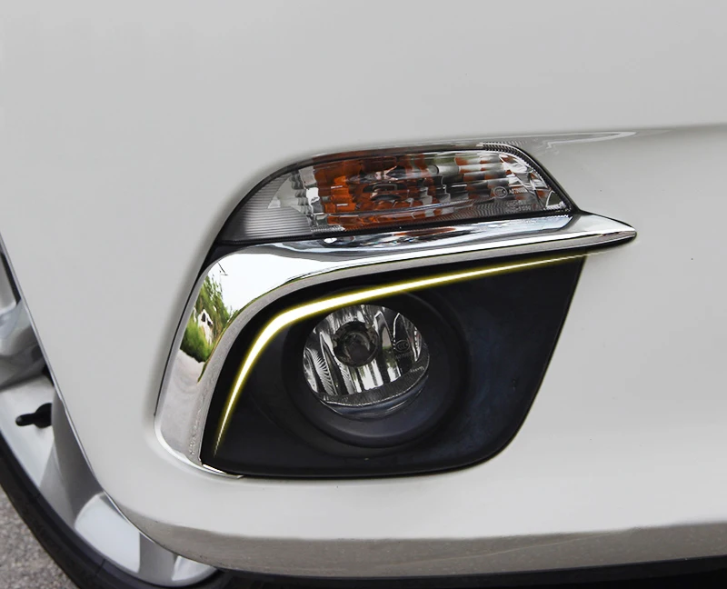 

2pcs for Mazda 3 Axela 2014-2016 Front fog lamp eyebrow Sequin decoration sticker