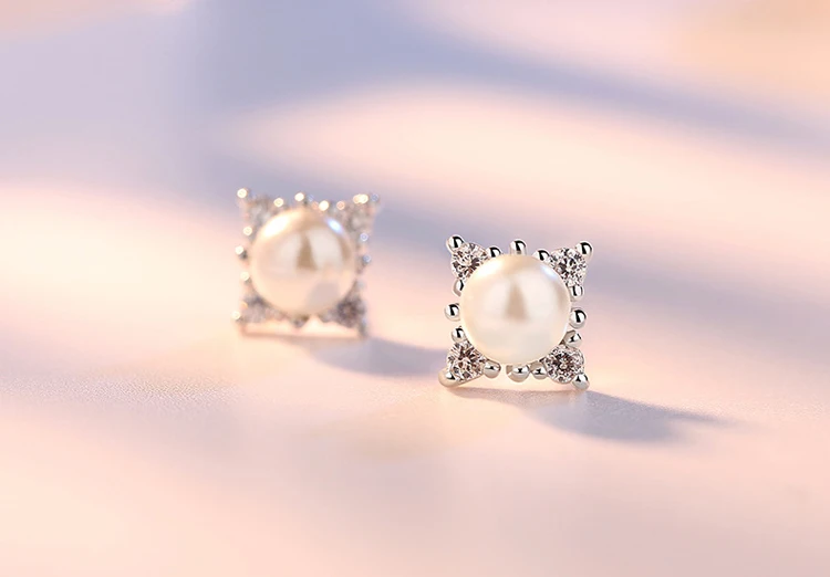 996