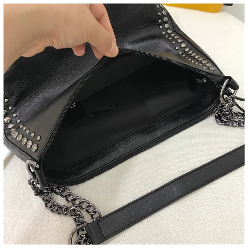 Rivets Women Large Bags Vintage Female Tote Handbags Soft Pu Leather Shoulder Bags Chain Crossbody Bag For Women Black Bolsa