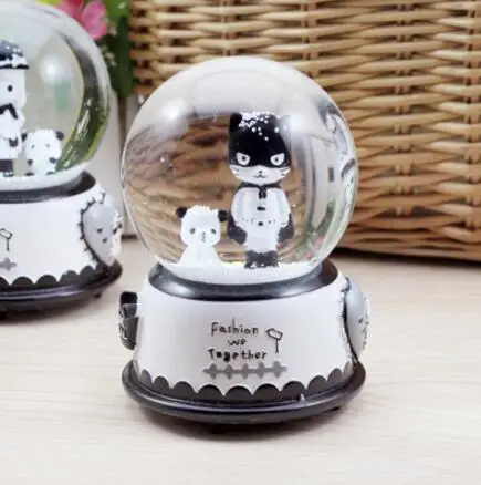 DYZ 723++++Creative rotation music cocoa Kingdom crystal ball decoration | Дом и сад
