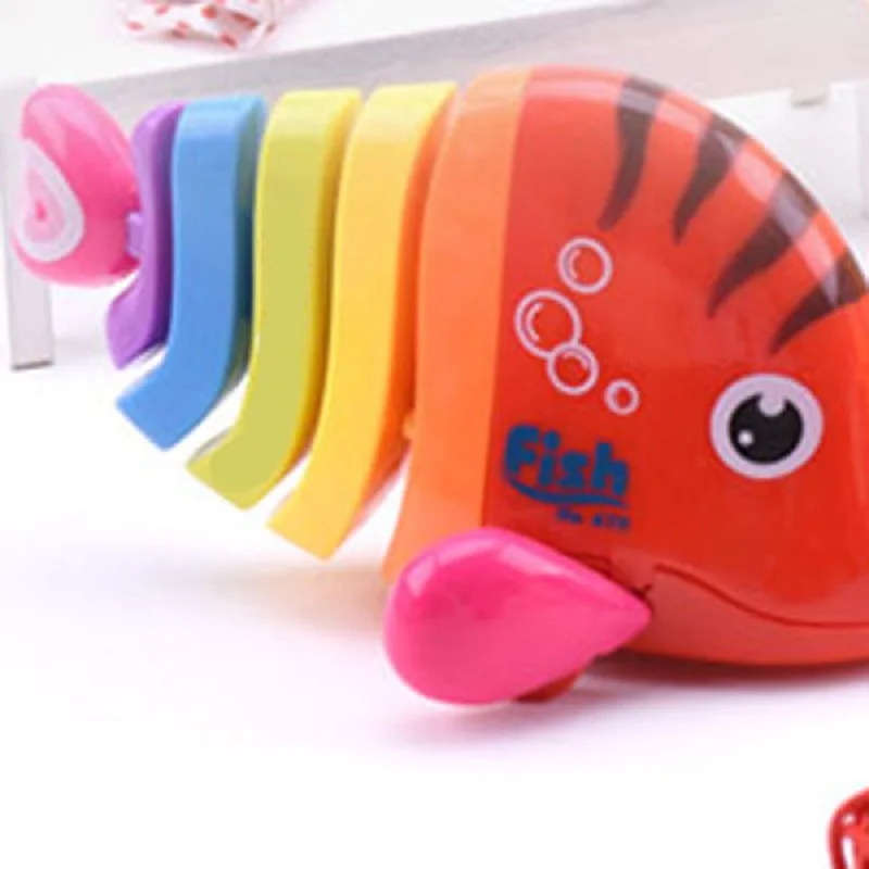 Hot Mini Clockwork Fish Cute Little Colorful Wind Up Fish Toys Chain Clockwork Children Kids Christmas 2