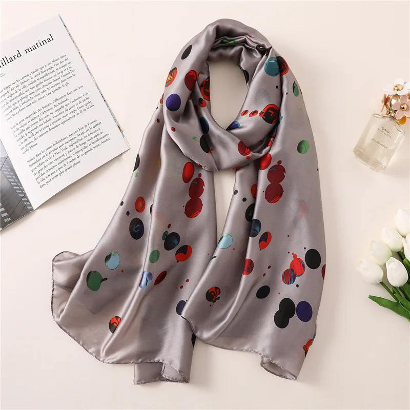 Шелковый шарф Для женщин мягкий печатных шарфы большой шалей длинные дамы пашмины Женский атласная Бандана Хиджаб шарф платок - Цвет: Grey