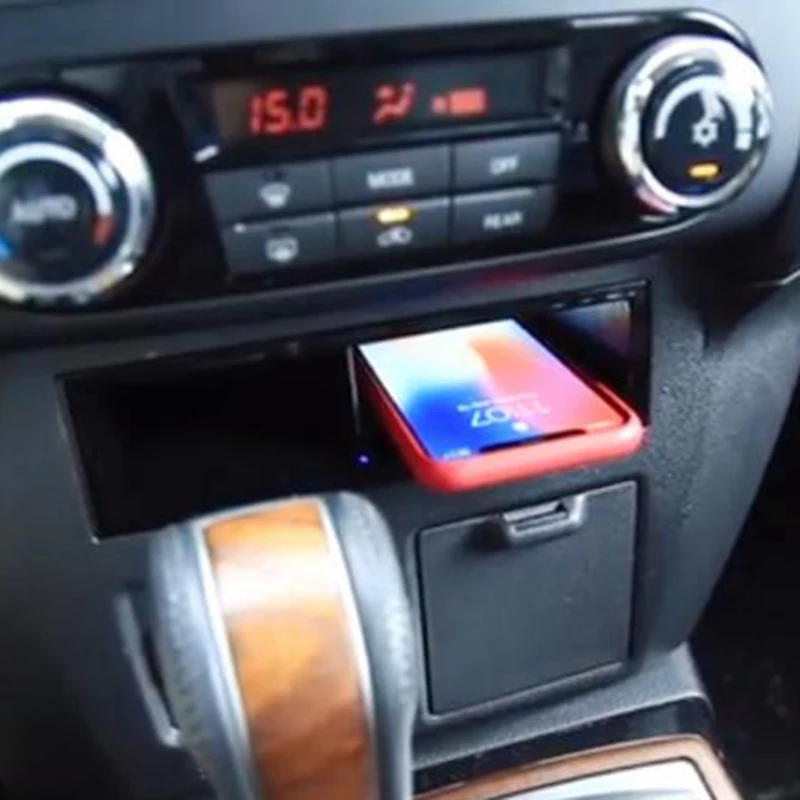 For Mitsubishi Pajero 2017 2018 car accessories 10W mobile phone QI wireless charger phone adapter charging case phone holder