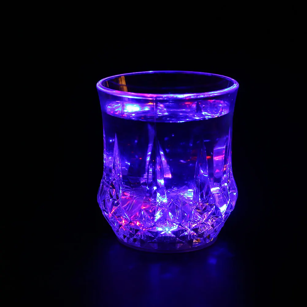 Зондирующий светодиодный цвет зарядки светящаяся барная посуда напиток медведь молоко чашечка Вечерние