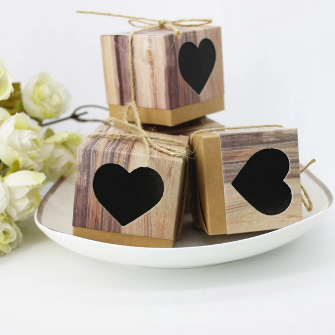 

10pcs/lot Wedding Candy Box Romantic Heart Kraft Gift Bag with Burlap Twine Chic Wedding Favors and Gifts Box Party Supplies