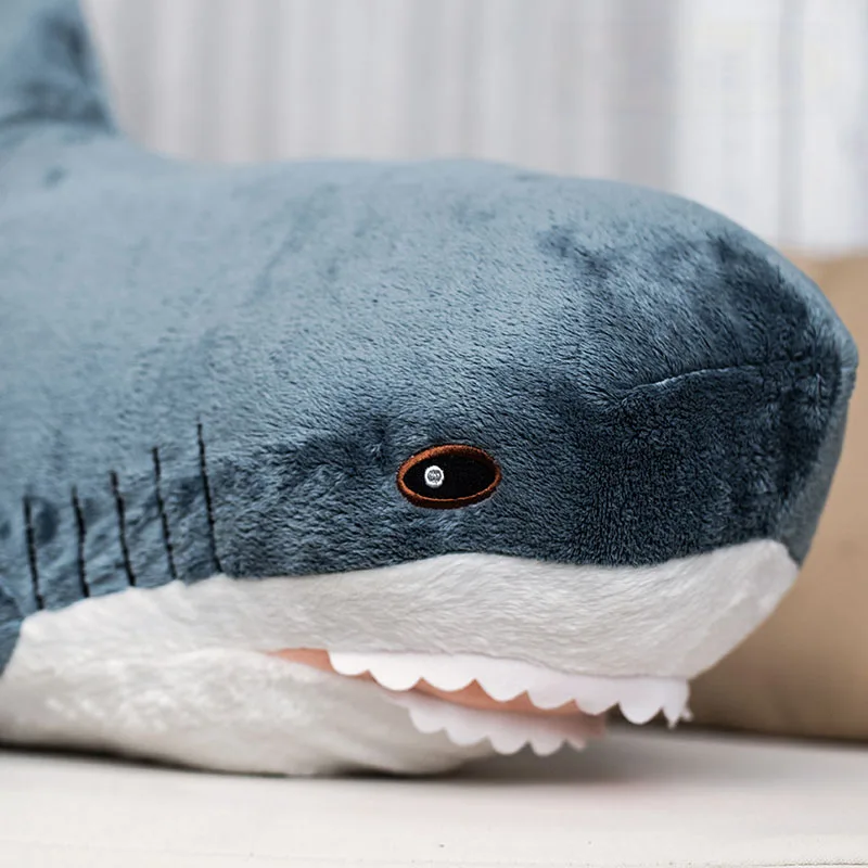 Big Size Shark Plush Toy 80/100CM Soft Stuffed speelgoed Animal Reading Pillow for Birthday Gifts Cushion Gift For Children Big Size Shark Plush Toy 80/100CM Soft Stuffed speelgoed Animal Reading Pillow for Birthday Gifts Cushion Gift For Children