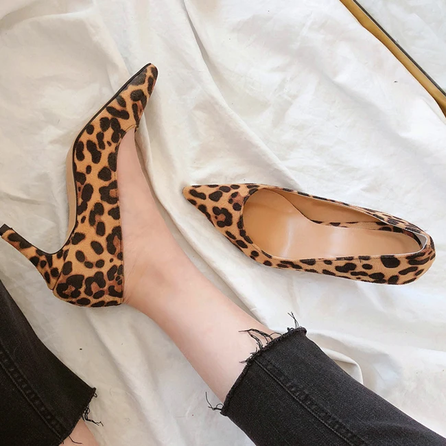 Boussac/женские пикантные туфли-лодочки на высоком каблуке 8 см с леопардовым принтом и острым носком; элегантные женские туфли на среднем каблуке-шпильке; SWB0155