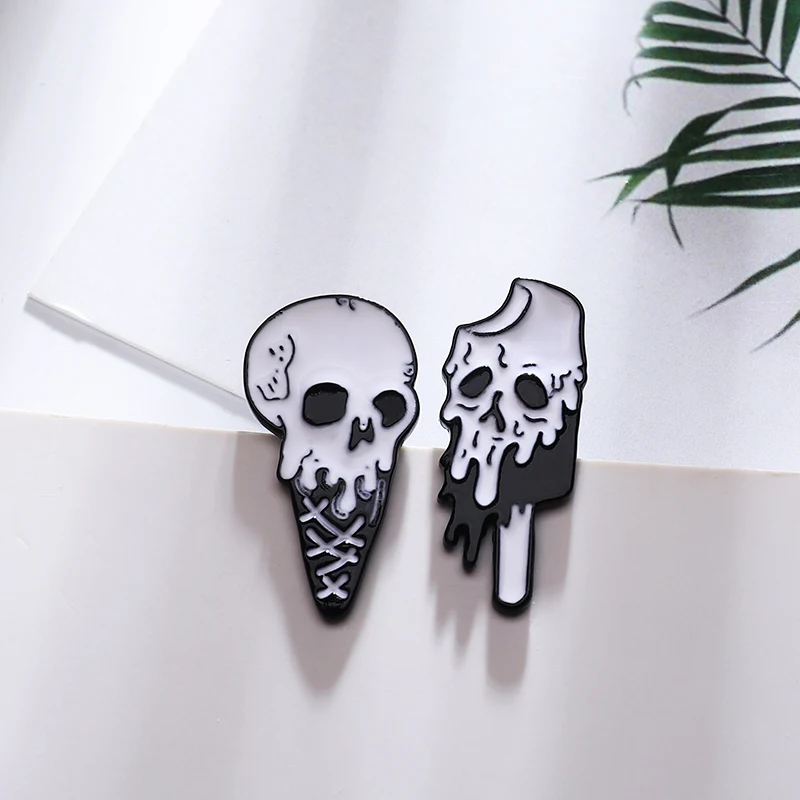

Horror Punk Skull Ice cream Pins Black and white Melted Popsicle enamel Pin Badges Jewelry Halloween Shirt bag Lapel Brooches