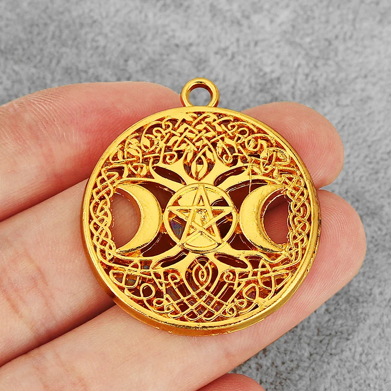 

4PCS Antique Gold Hollow Filigree Moon&Star Round Charms Pendants for Necklace Making Jewelry Finding 34.5mm