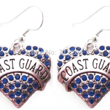 Модные 30 пар в партии, покрытые родием, синие серьги-сердечки с кристаллами(E100071