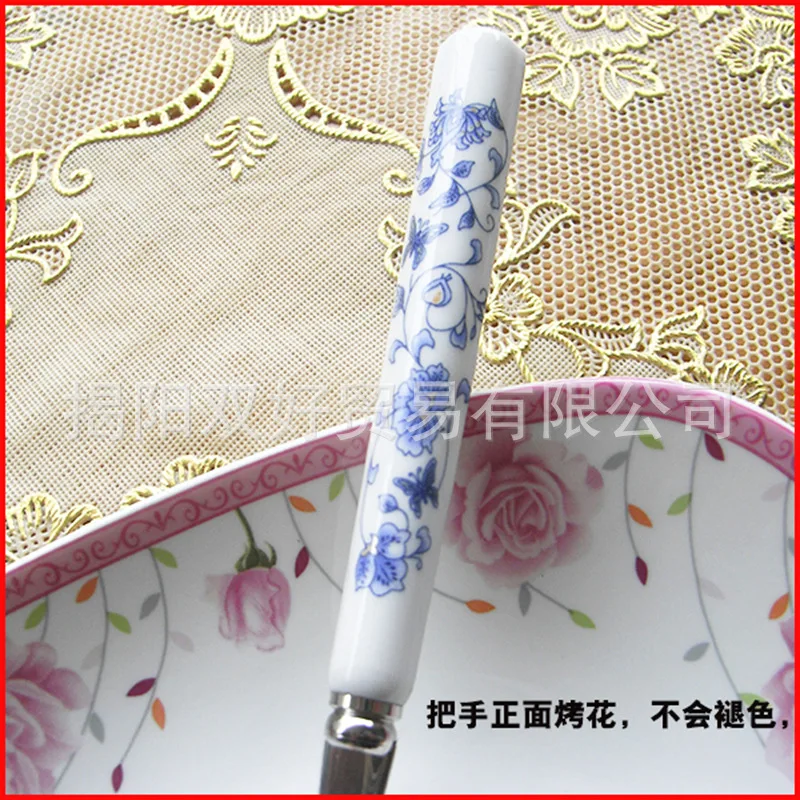 007骨瓷大勺1