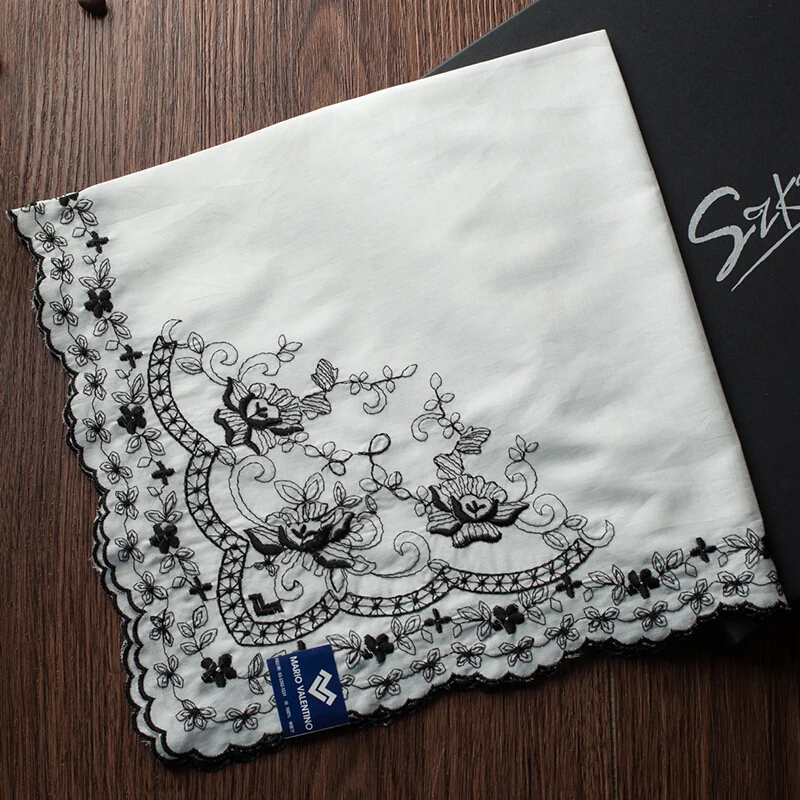 

Ladies' Lace White Silk Handkerchief Advanced Exquisite Double-sided Embroidered Flower Pattern Soft Comfortable Handkerchief