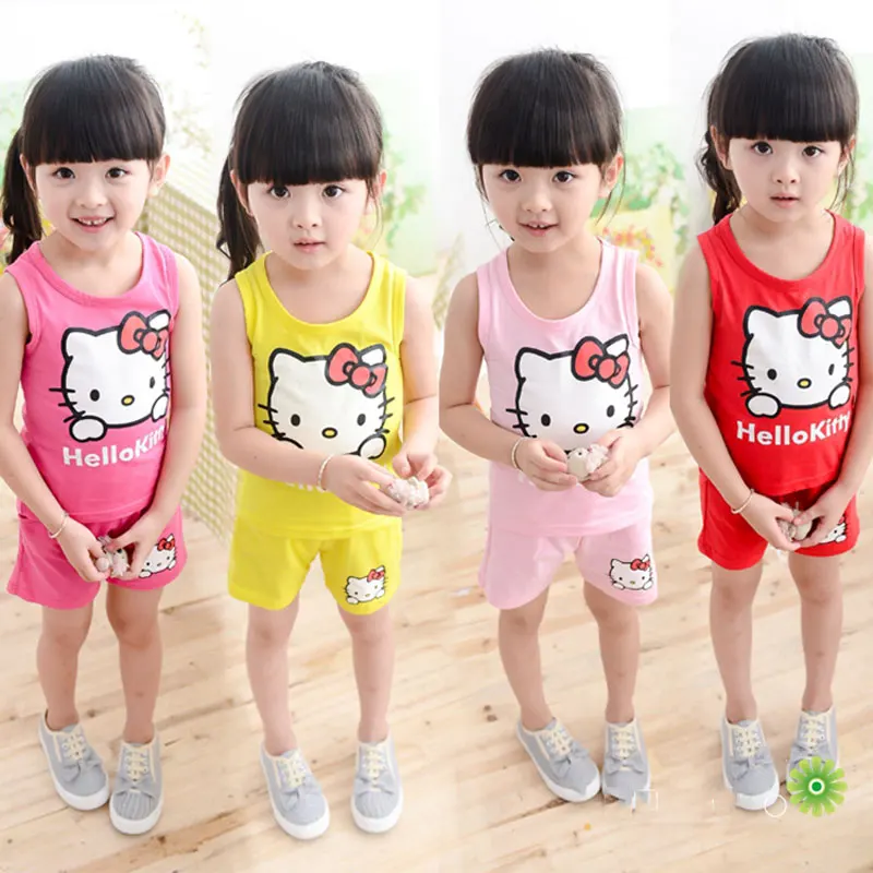 Хэллоу одежда. Hello Kitty одежда. Штанишки футболки Хелло Китти. Детские шорты майка хелокити. Китти спорт одежда.