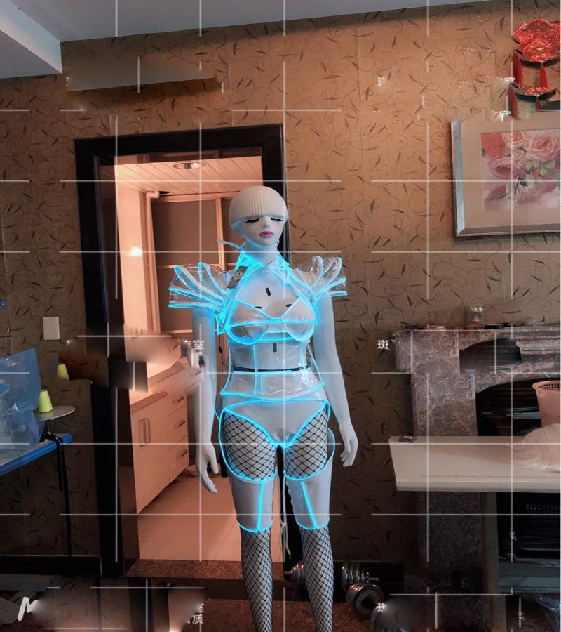 light costume (3)