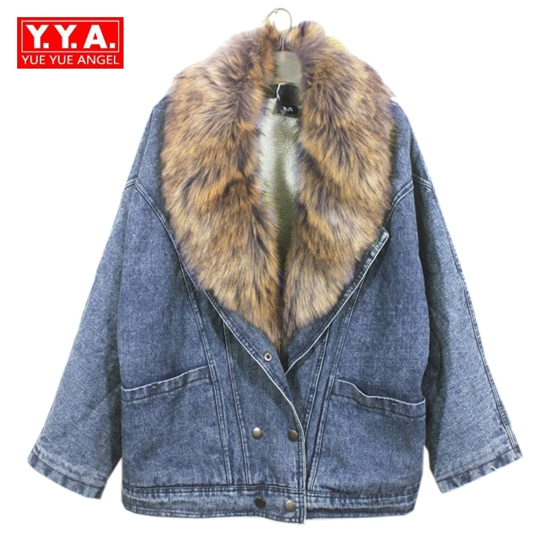 

Vintage New Fashion Artificial Raccoon Fur Collar High Quality Loose Fit Big Fur Warm Lining Womens Parkas Female Jean Coats