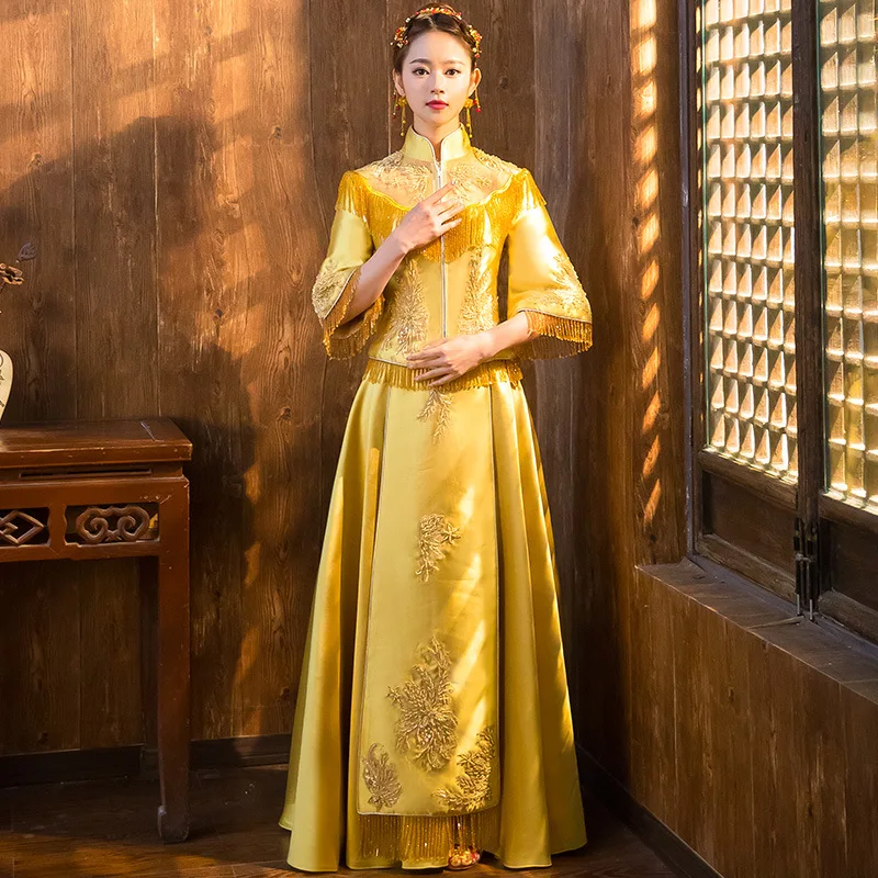 

Gold Ancient Noble Women Long Cheongsam Tassels Vintage Embroidery Style Qipao Chinese Bride Elegant Floor Length Dress Gown