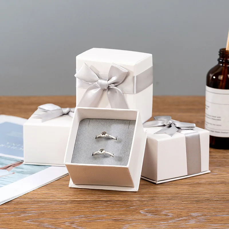 2019 Новое поступление оптовая продажа шкатулка для ювелирных изделий высокого класса кольцо коробка с лентой лук подарочные коробки для