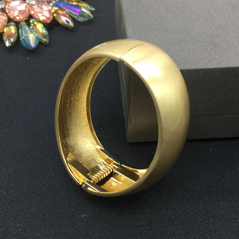 MANILAI Inferior smooth Gold Color Alloy Punk Cuff Bracelets Women 2018 Geometric Statement Bangles Bracelets Big Jewelry