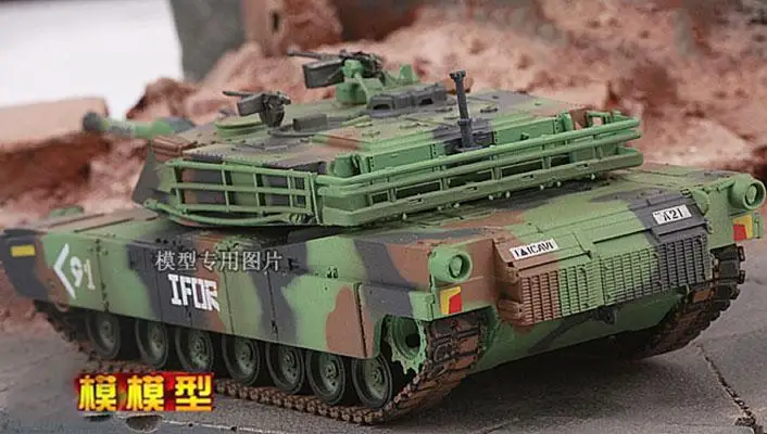 US MBT M1A1 Abrams IFOR Europe 1990 Камуфляжный бак 1: 72 собранная легкая модель| |