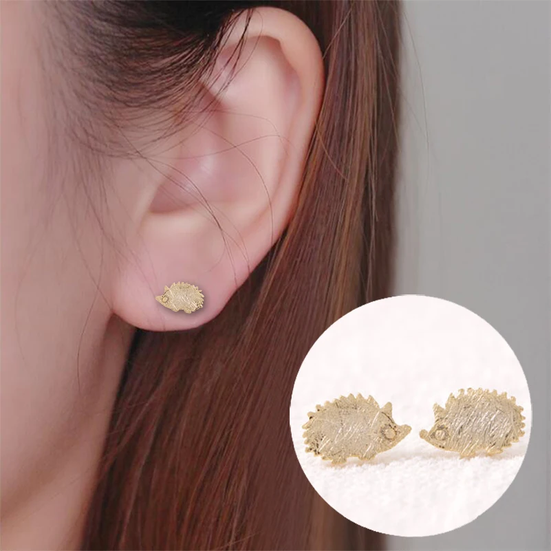

Oly2u New Fashion Tiny Hedgehog Stud Earrings Animal Earring for Women Elegant Party Gifts ED012