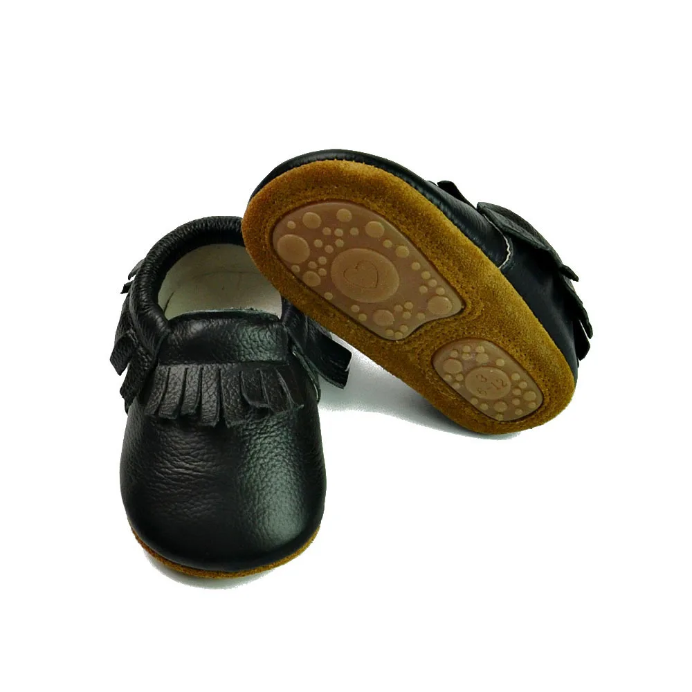 Детская обувь из натуральной кожи; мокасины для маленьких девочек и мальчиков; обувь ручной работы с мягкой резиновой подошвой; обувь для первых ходунков; бахрома - Цвет: Черный