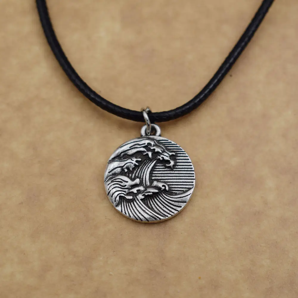 SanLan Ocean Life Surfer Jewelry Beach Collana con ciondolo rotondo nautico con onde marine per feste e matrimoni da donna 2