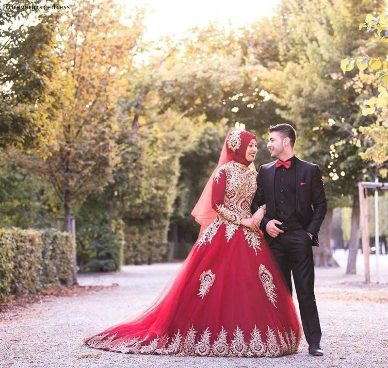 Dark Red Muslim Dubai Wedding Dresses With Gold Appliqued Long Sleeves A-Line Beaded High Neck with veil Sweep Train Plus Size Bridal Gowns  177 (8)