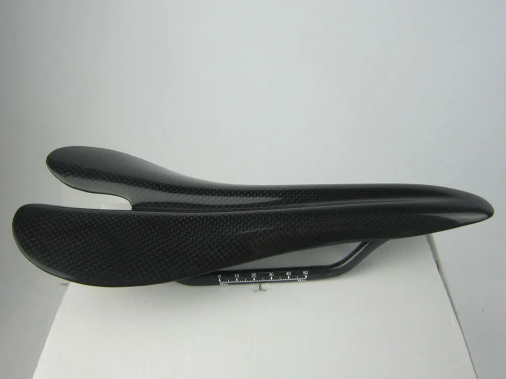 

100g Ultra light weight carbon fiber bike saddle 270*124mm road bike saddle