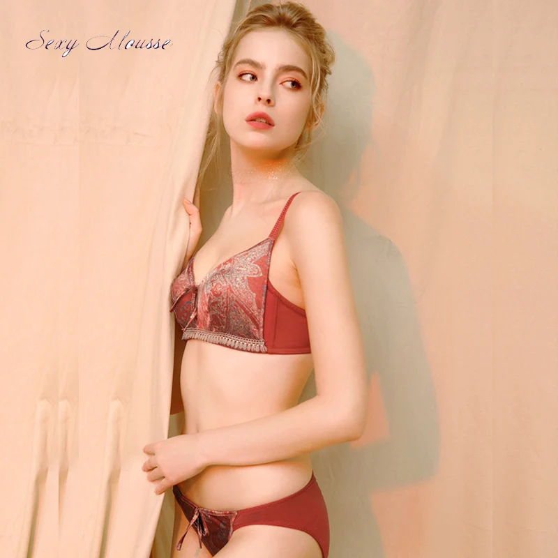 

sexy mousse luxurious satin bra and panties sets retro style young women sexy lingerie push up new arrival comfortable