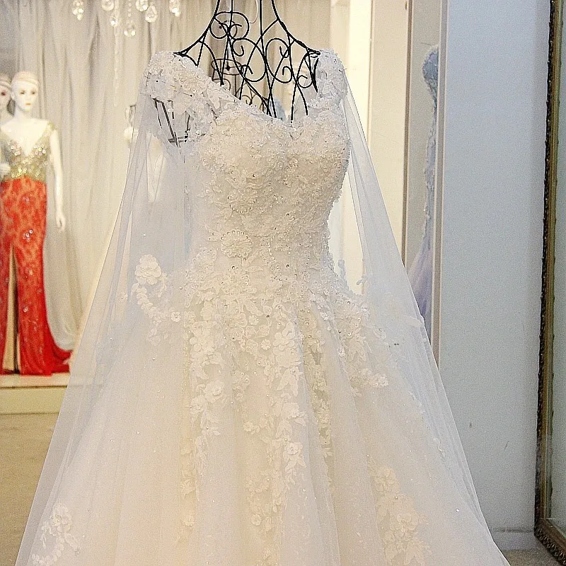 LS23990 свадебный халатс белым цветом с платьем шеи свадебного платья горячего сбывания вышитый бисером мантия шарика мантии венчания платья венчания невесты