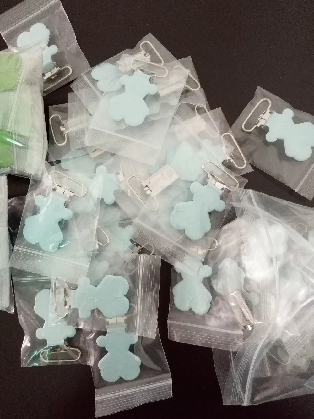 suspender clips 1
